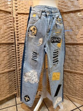 SHEIN Light Wash Patchwork Boyfriend Jeans with Yellow & Black Accents